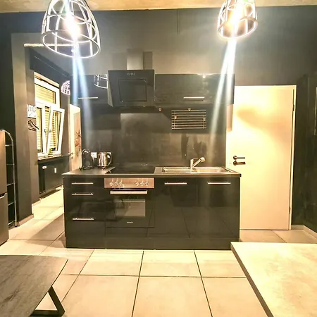 Ξενοδοχείο με διαμερίσματα Bs - Stylish H60 3*