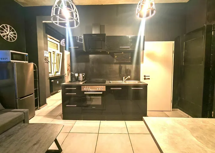 Ξενοδοχείο με διαμερίσματα Bs - Stylish H60 3*